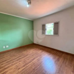 Casa à venda com 3 quartos, sendo 1 suíte,  no condomínio Residencial Recanto dos Paturis, Vinhedo - SP