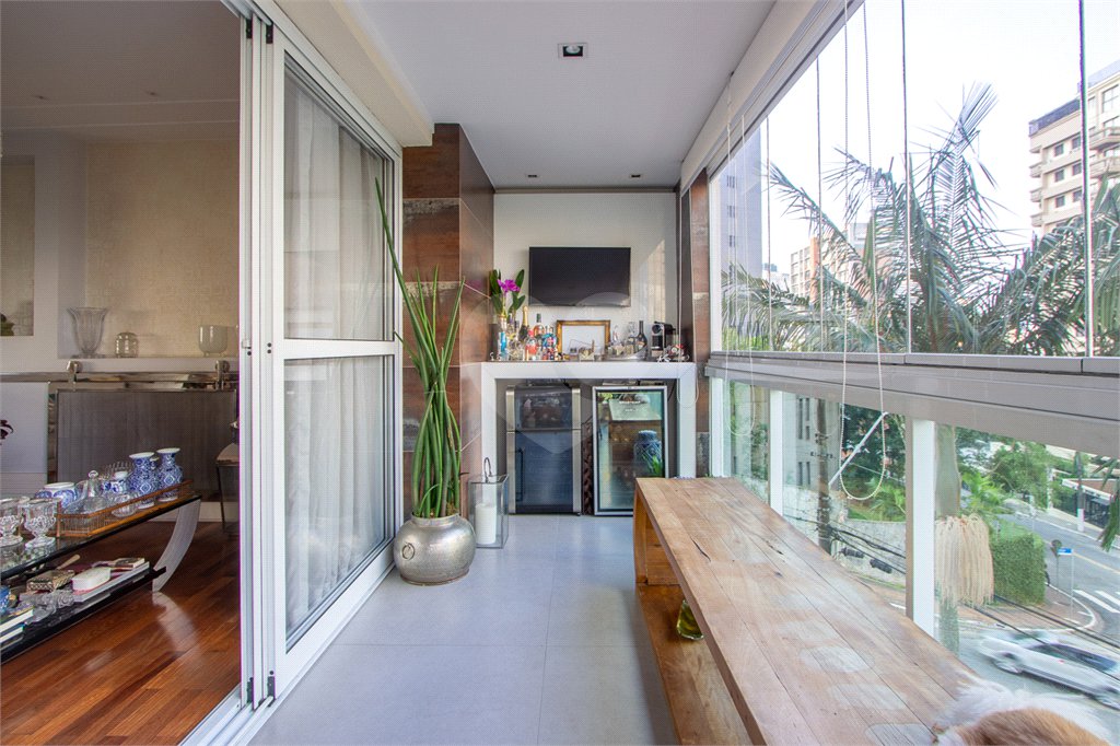 Apartamento à venda com 3 suítes em Vila Andrade, São Paulo, SP
