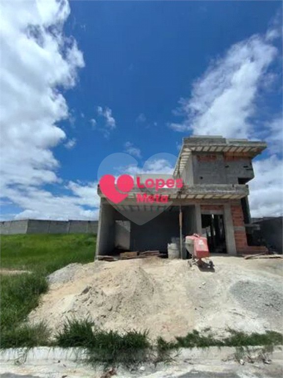 Casa à venda com 3 quartos, sendo 1 suíte,  no condomínio Reserva do Vale, Caçapava - SP