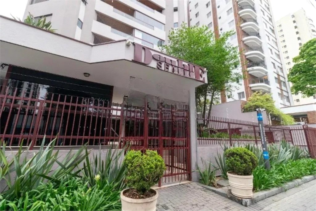 Apartamento à venda com 3 quartos, sendo 1 suíte, em Vila Hamburguesa, São Paulo, SP