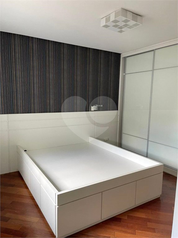 Casa à venda com 3 suítes no condomínio Quinta de Santo Antônio, São Paulo - SP