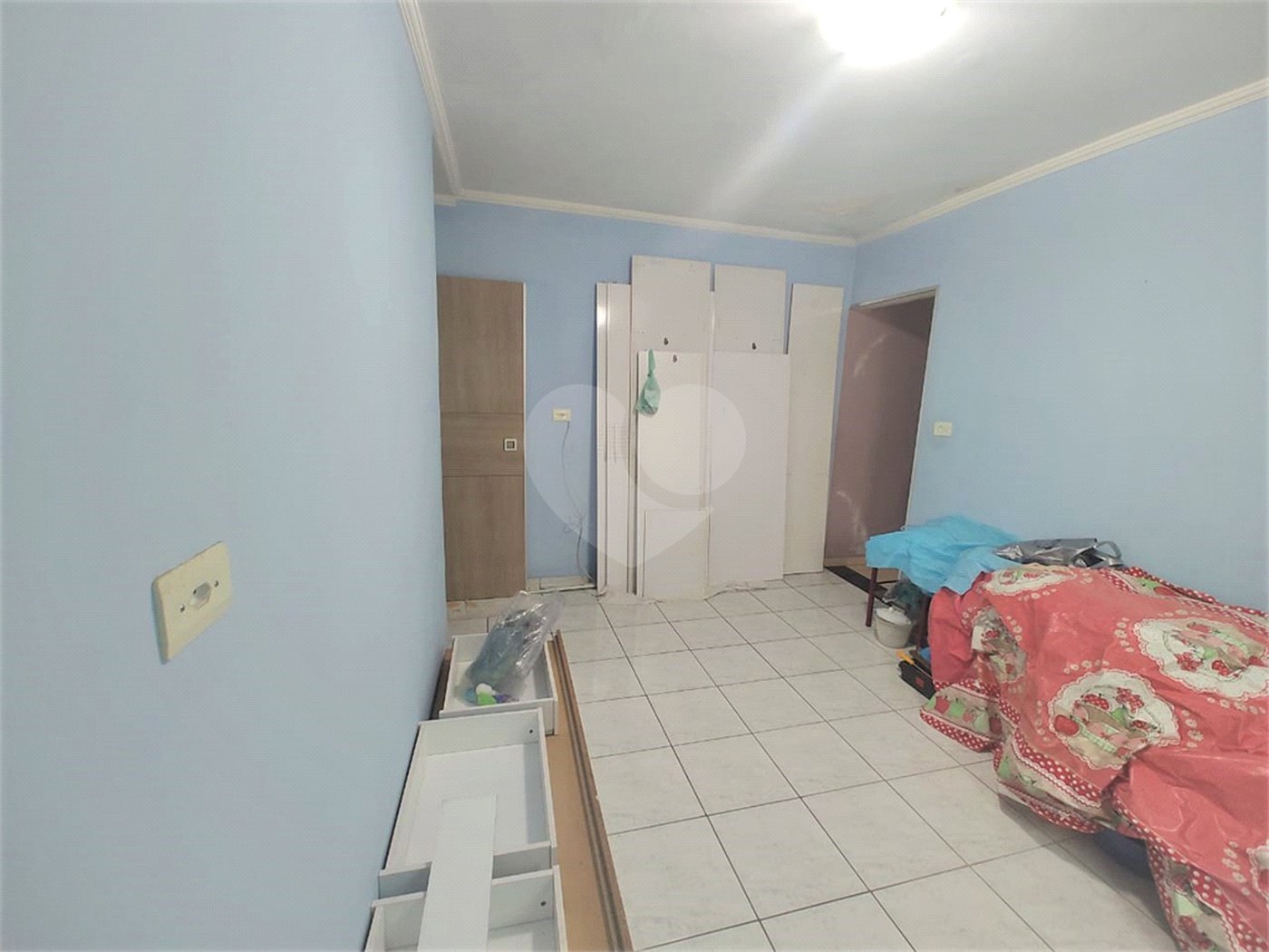 Sobrado à venda com 4 quartos, sendo 1 suíte, em Jardim Regina, São Paulo, SP