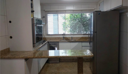 Sobrado à venda com 5 quartos em Campo Grande, São Paulo, SP