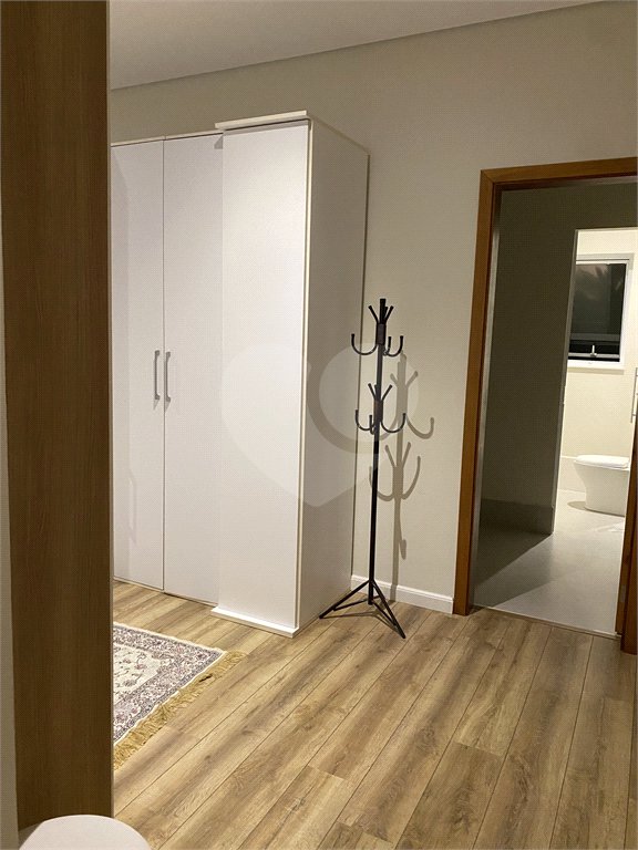 Casa à venda com 3 suítes no condomínio Jardim Primavera, Louveira - SP