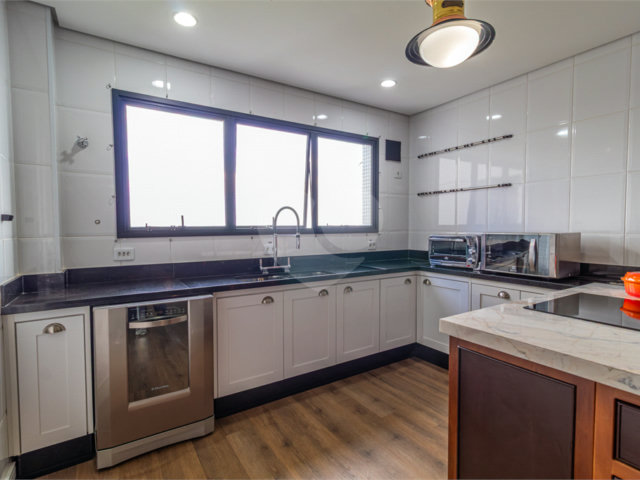 Apartamento à venda com 4 suítes em Jardim Marajoara, São Paulo, SP