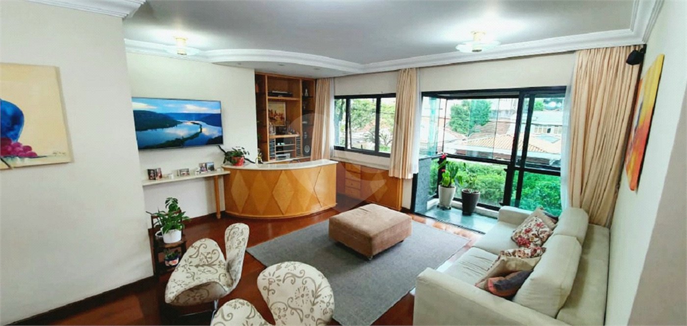 Apartamento à venda no Planalto Paulista de 147m² com 3 suítes e 3 vagas.