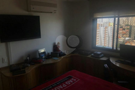 Apartamento à venda com 5 quartos, sendo 3 suítes, em Vila Gomes Cardim, São Paulo, SP