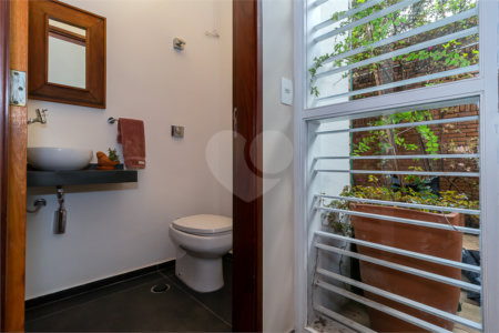 Casa Térrea à venda com 3 quartos, sendo 1 suíte,  em Alto da Boa Vista, São Paulo, SP