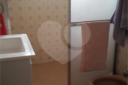 Sobrado à venda com 5 quartos, sendo 1 suíte, em Chácara Santo Antônio, São Paulo, SP