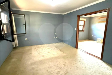 Sobrado à venda com 5 quartos, sendo 3 suítes,  em Jardim Leonor, São Paulo, SP