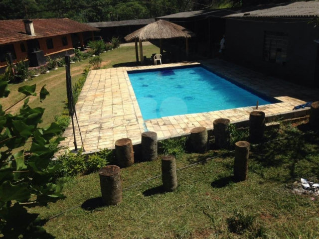 Casa à venda com 6 quartos, sendo 2 suítes,  em Roseira, Mairiporã, SP