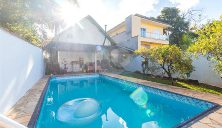 Casa à venda com 3 quartos, sendo 1 suíte,  em Chácara Monte Alegre, São Paulo, SP