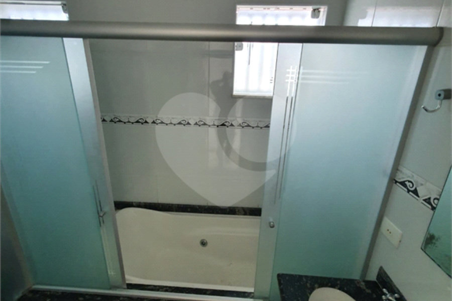 Sobrado à venda com 4 quartos, sendo 2 suítes,  em Santana, São Paulo, SP