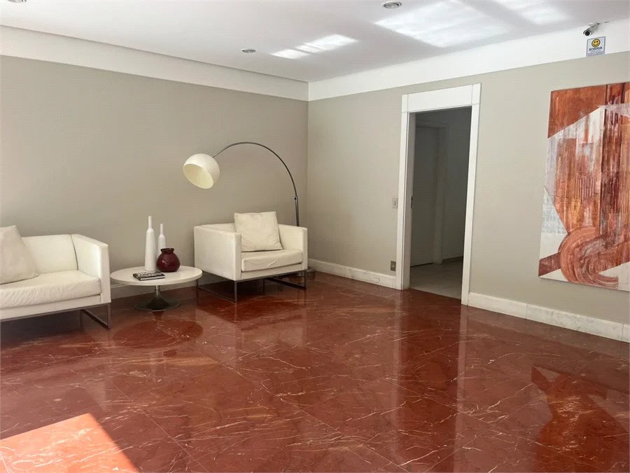 Apartamento à venda com 3 suítes em Real Parque, São Paulo, SP