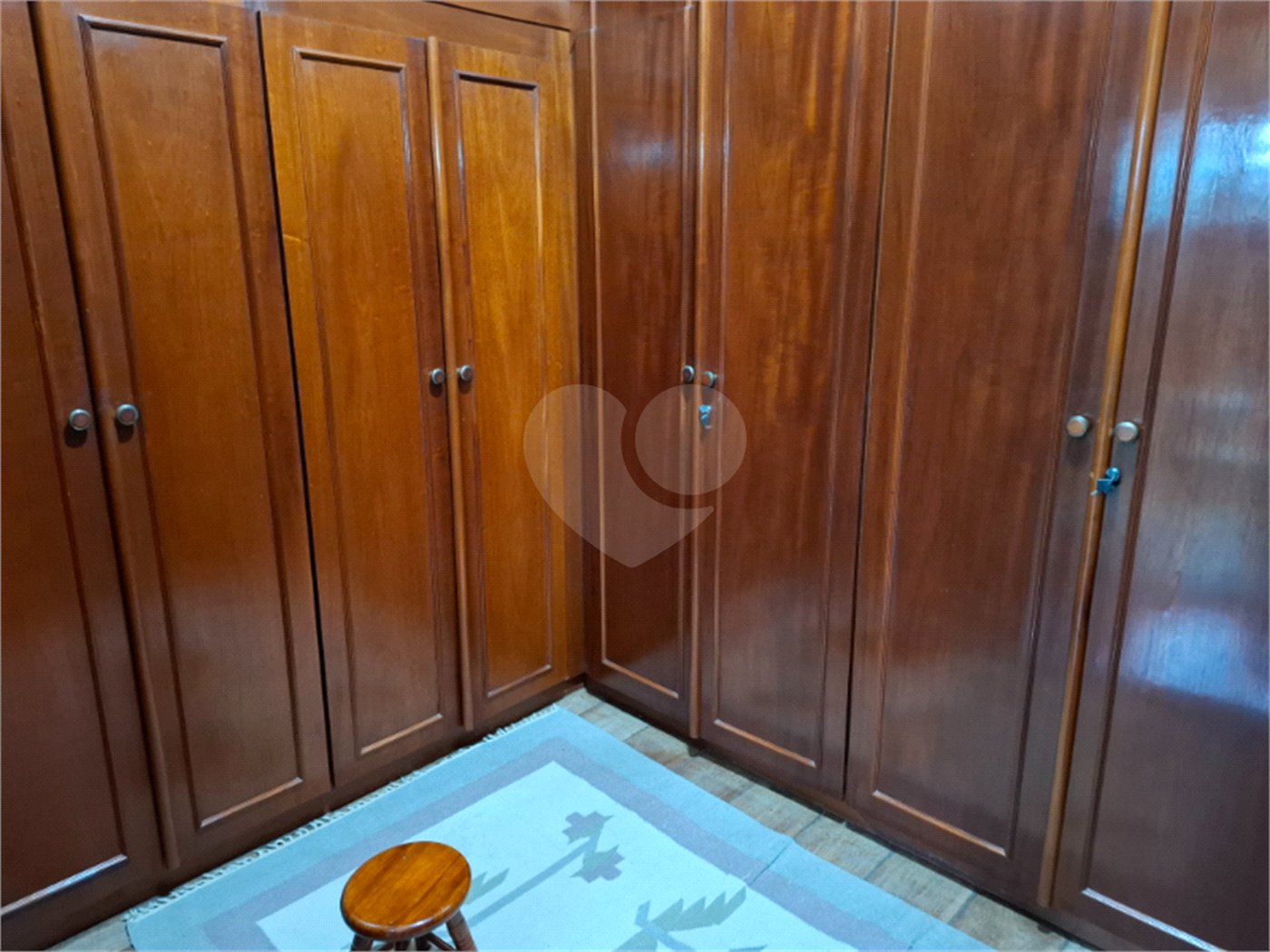 Sobrado à venda com 4 quartos, sendo 2 suítes,  em Jardim Leonor, São Paulo, SP