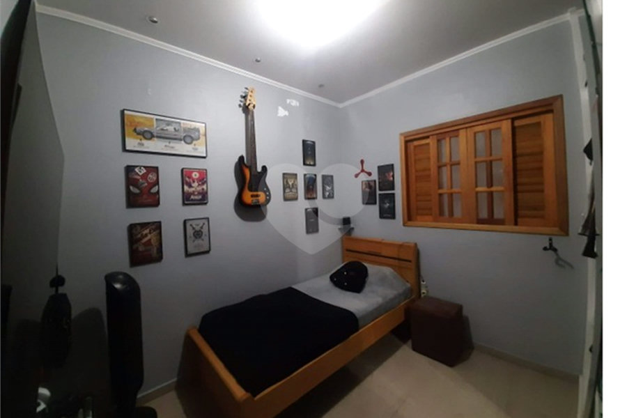 Sobrado à venda com 4 quartos, sendo 1 suíte, em Parque Edu Chaves, São Paulo, SP