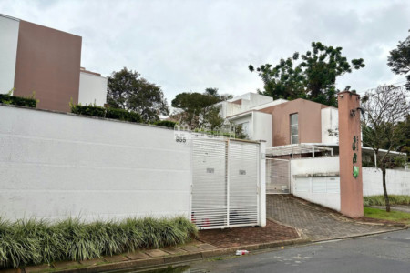 Sobrado à venda com 3 quartos, sendo 1 suíte, em Jardim Paulista, Atibaia, SP