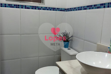 Casa à venda com 3 quartos, sendo 1 suíte, no condomínio Residencial Ana Maria, São José dos Campos - SP