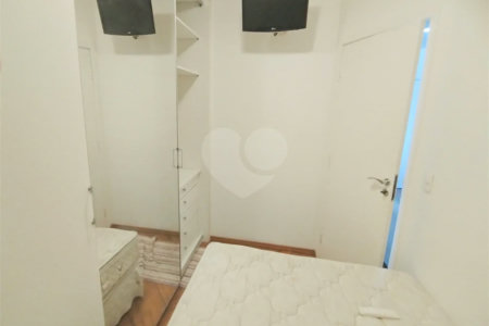 Apartamento mobiliado em Moema, - 1 quarto, sala e cozinha - 1 vaga