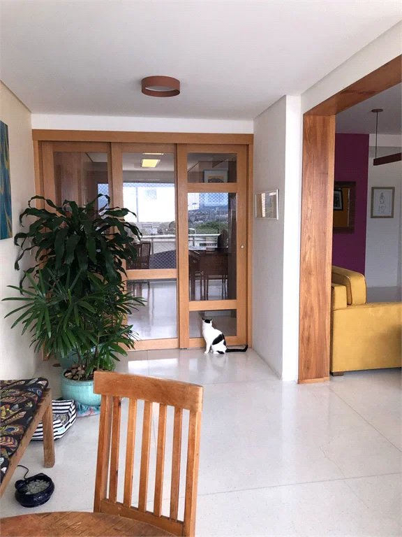 Apartamento à venda com 3 suítes em Lapa, São Paulo, SP