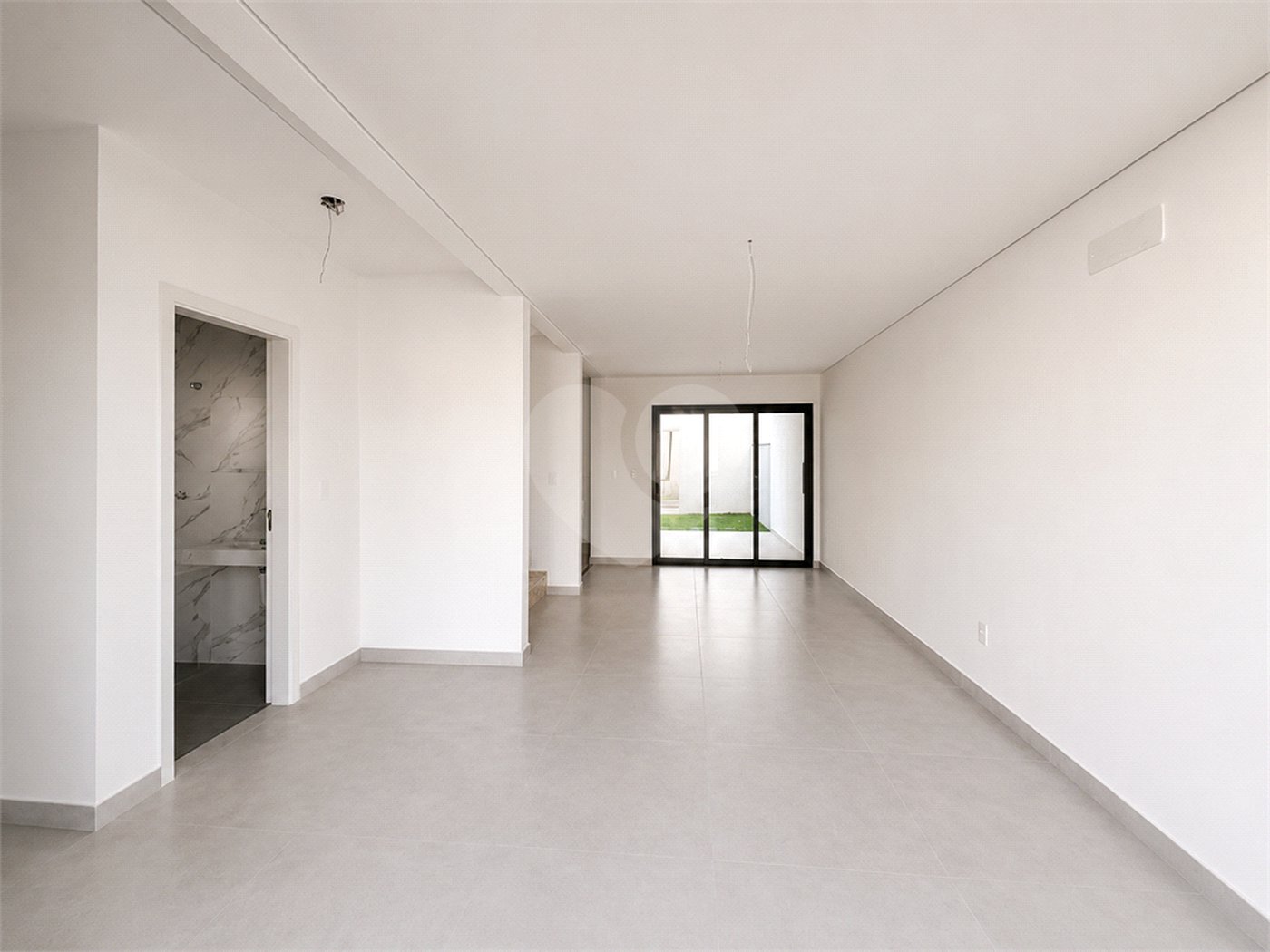 Casa à venda com 3 suítes no condomínio Villaggio Maranello, Vinhedo - SP