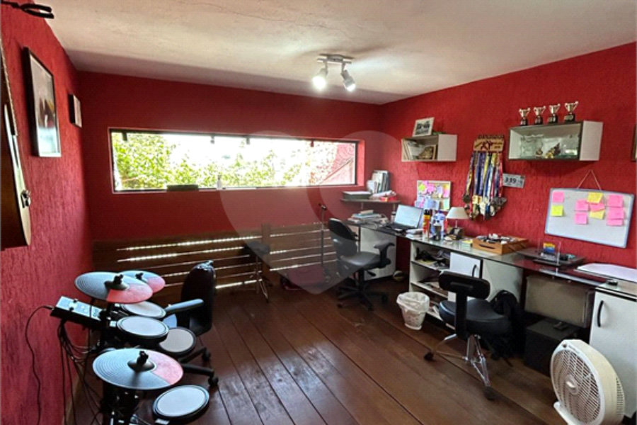 Sobrado à venda com 3 quartos, sendo 1 suíte, em Vila Nova Cachoeirinha, São Paulo, SP