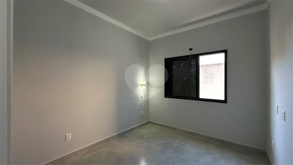 Casa à venda com 2 quartos, sendo 1 suíte,  no condomínio Portal dos Sabiás, Itu - SP