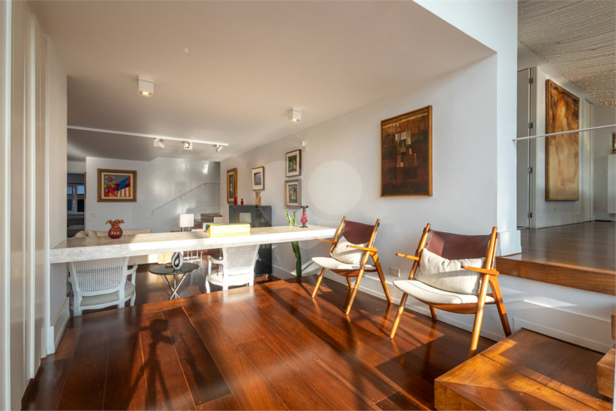 Casa à venda com 4 suítes em Jardim Guedala, São Paulo, SP