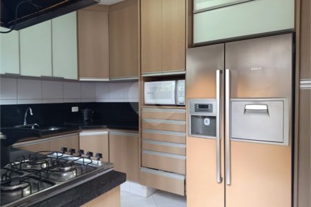 Casa Térrea à venda com 4 quartos, sendo 3 suítes, em Jardim Morumbi, São Paulo, SP