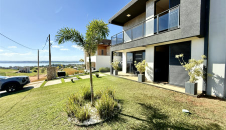 Casa à venda com 3 quartos, sendo 1 suíte, em Terras de Santa Cristina XIII Setor Marina, Paranapanema, SP