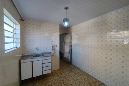 Sobrado à venda com 3 quartos em Vila Paulo Silas, São Paulo, SP