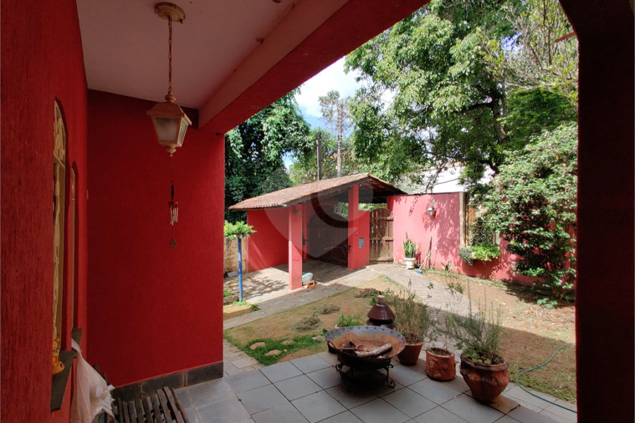 Casa à venda com 4 quartos, sendo 1 suíte, no condomínio Chacarás Bela Vista, Mairiporã - SP