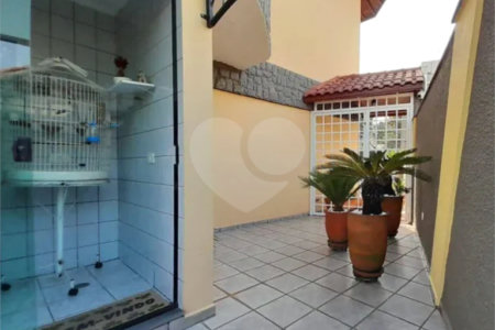 Casa à venda com 3 quartos, sendo 1 suíte, em Jardim Pinheiros, São Paulo, SP