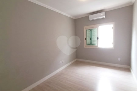 Casa para alugar com 3 quartos, sendo 1 suíte, no condomínio Recanto dos Paturis, Vinhedo - SP
