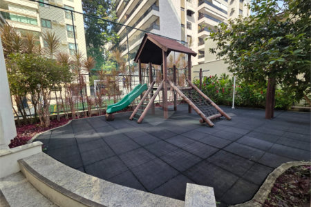 Cobertura à venda ou para alugar com 4 quartos, sendo 1 suíte,  em Tijuca, Rio de Janeiro, RJ