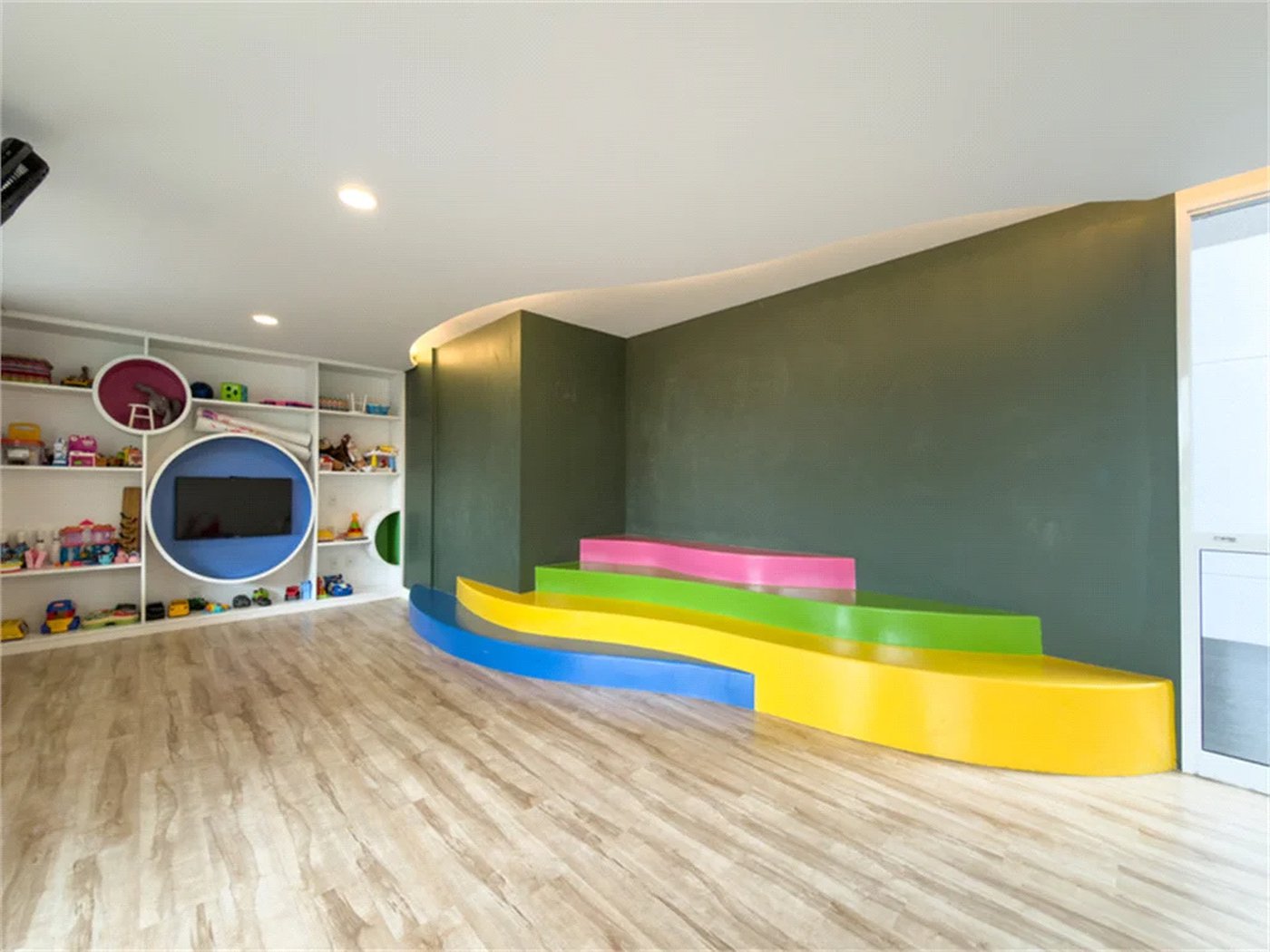 Apartamento à venda com 4 quartos, sendo 2 suítes, em Pinheiros, São Paulo, SP