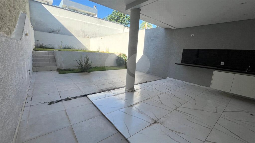 Sobrado à venda ou para alugar com 3 quartos, sendo 1 suíte, em Jardim dos Pinheiros, Atibaia, SP