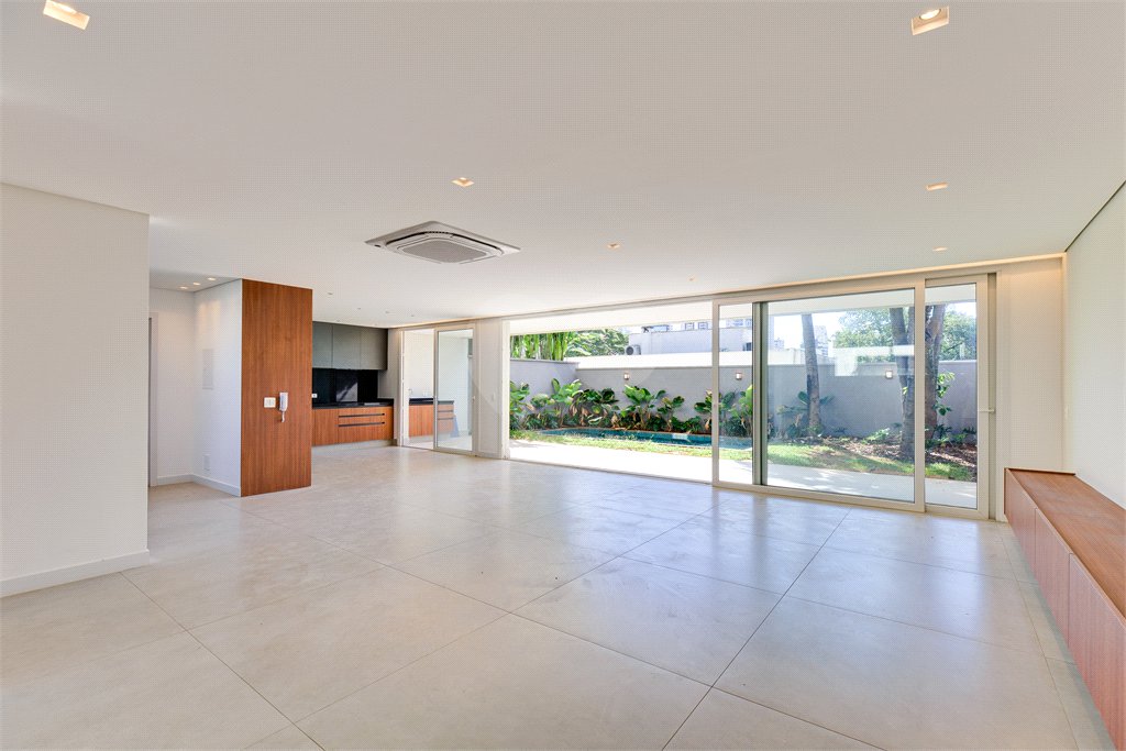 Casa à venda com 4 suítes no condomínio Jamestown, São Paulo - SP