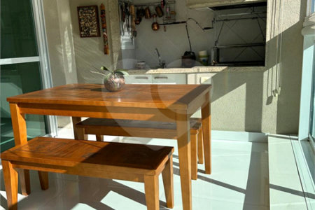 Apartamento à venda com 3 suítes em Vila Suzana, São Paulo, SP