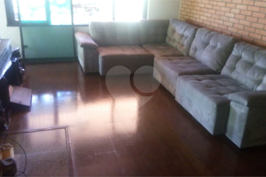 Sobrado à venda com 5 quartos, sendo 1 suíte, em Roseira, Mairiporã, SP