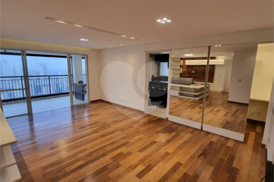 Apartamento à venda com 3 suítes em Santana, São Paulo, SP