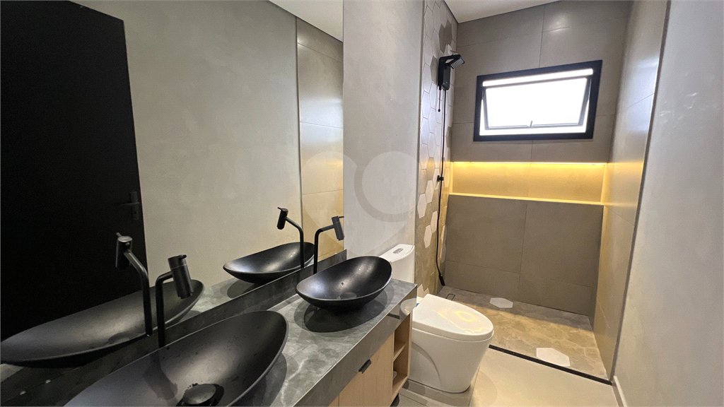 Casa à venda com 3 quartos, sendo 1 suíte, no condomínio Veneza, Mogi das Cruzes - SP