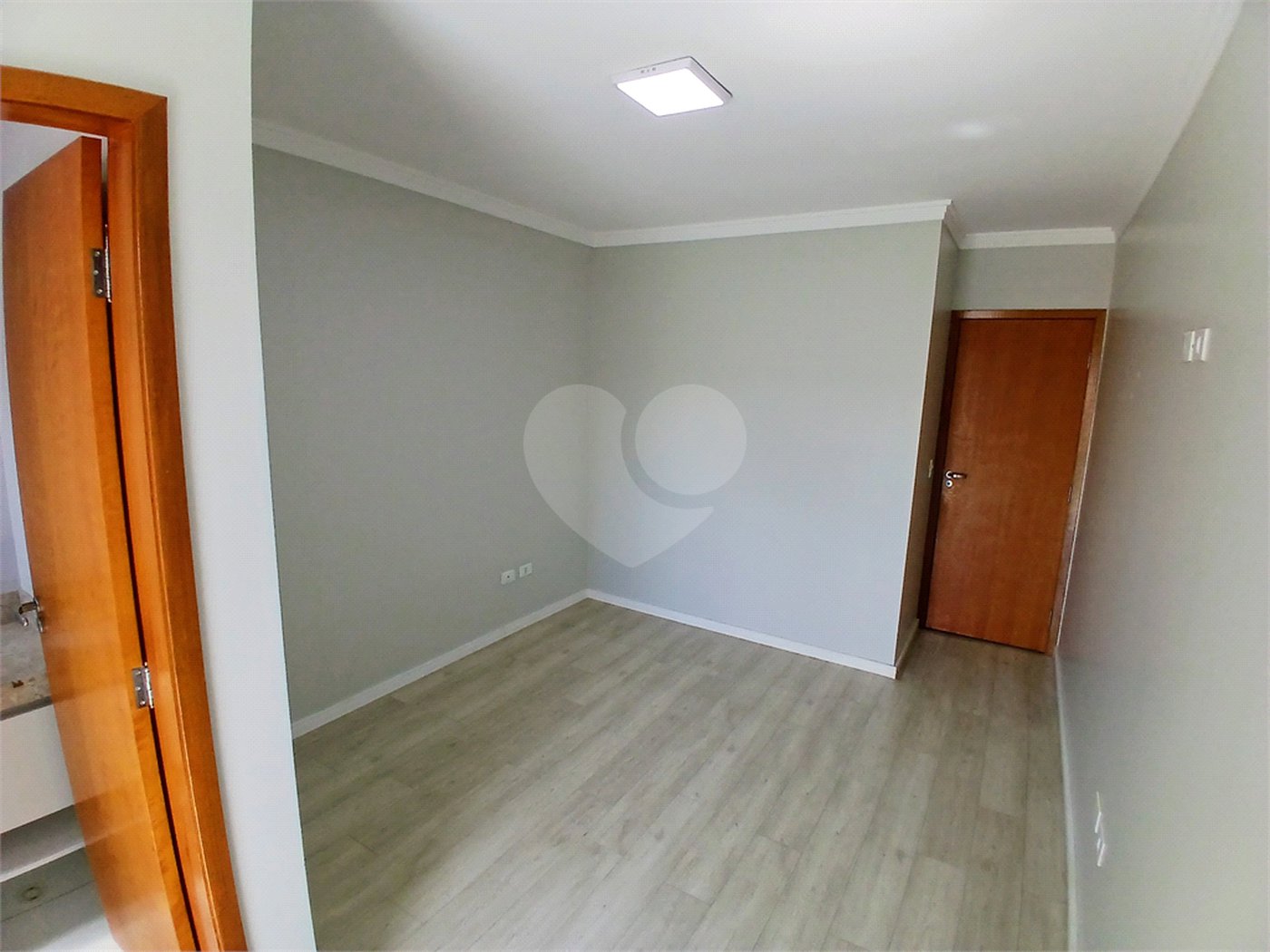 Sobrado à venda com 3 quartos, sendo 1 suíte,  em Parque Vitória, São Paulo, SP
