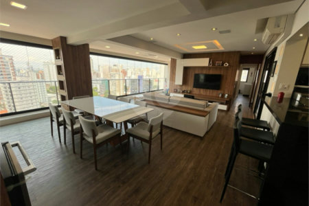 Apartamento à venda com 3 suítes em Campo Belo, São Paulo, SP