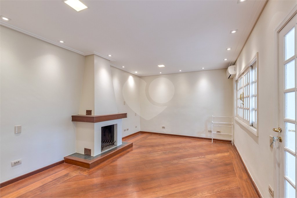 Casa à venda com 4 quartos, sendo 2 suítes, em Jardim Luzitânia, São Paulo, SP