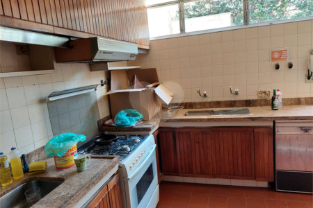 Casa à venda com 3 suítes em Jardim Leonor, São Paulo, SP