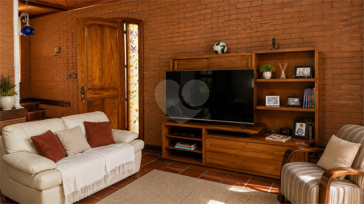 Casa à venda com 3 quartos, sendo 1 suíte, em Guarapiranga, São Paulo, SP