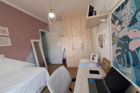 Casa à venda com 3 quartos, sendo 1 suíte, no condomínio Villaggio Tronchim, São Paulo - SP