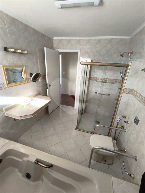 Apartamento à venda com 3 quartos, sendo 1 suíte,  em Lapa, São Paulo, SP