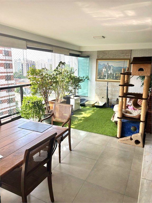 Apartamento à venda com 3 suítes em Granja Julieta, São Paulo, SP